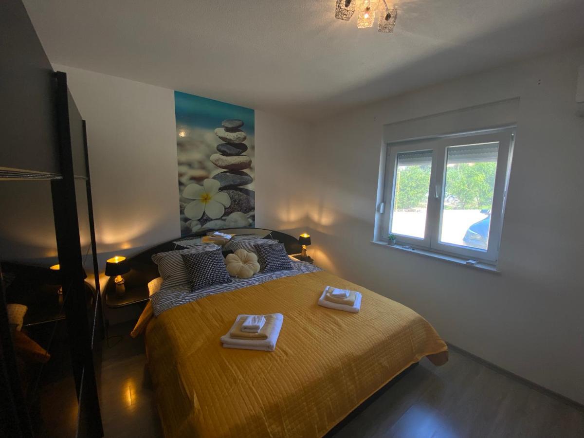 Spacious Apartment Close To The Sea In Kastel Luksic Kaštela المظهر الخارجي الصورة
