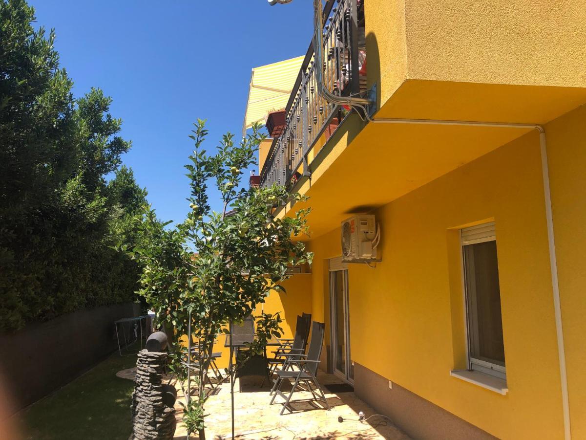 Spacious Apartment Close To The Sea In Kastel Luksic Kaštela المظهر الخارجي الصورة