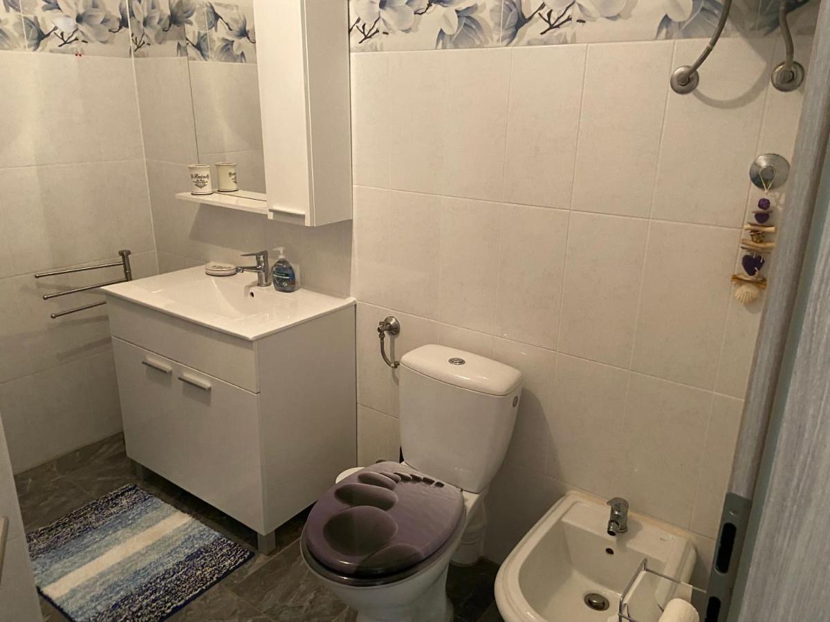 Spacious Apartment Close To The Sea In Kastel Luksic Kaštela المظهر الخارجي الصورة