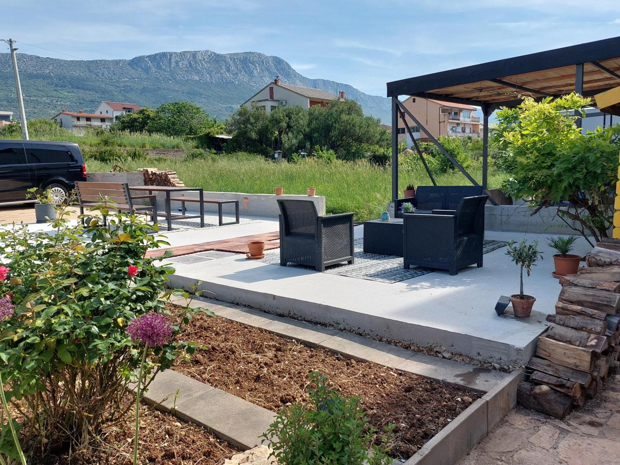 Spacious Apartment Close To The Sea In Kastel Luksic Kaštela المظهر الخارجي الصورة